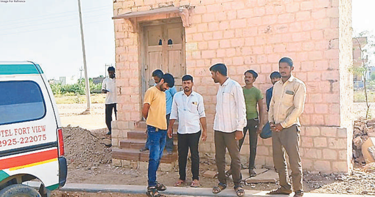 3 labourers die due to suffocation